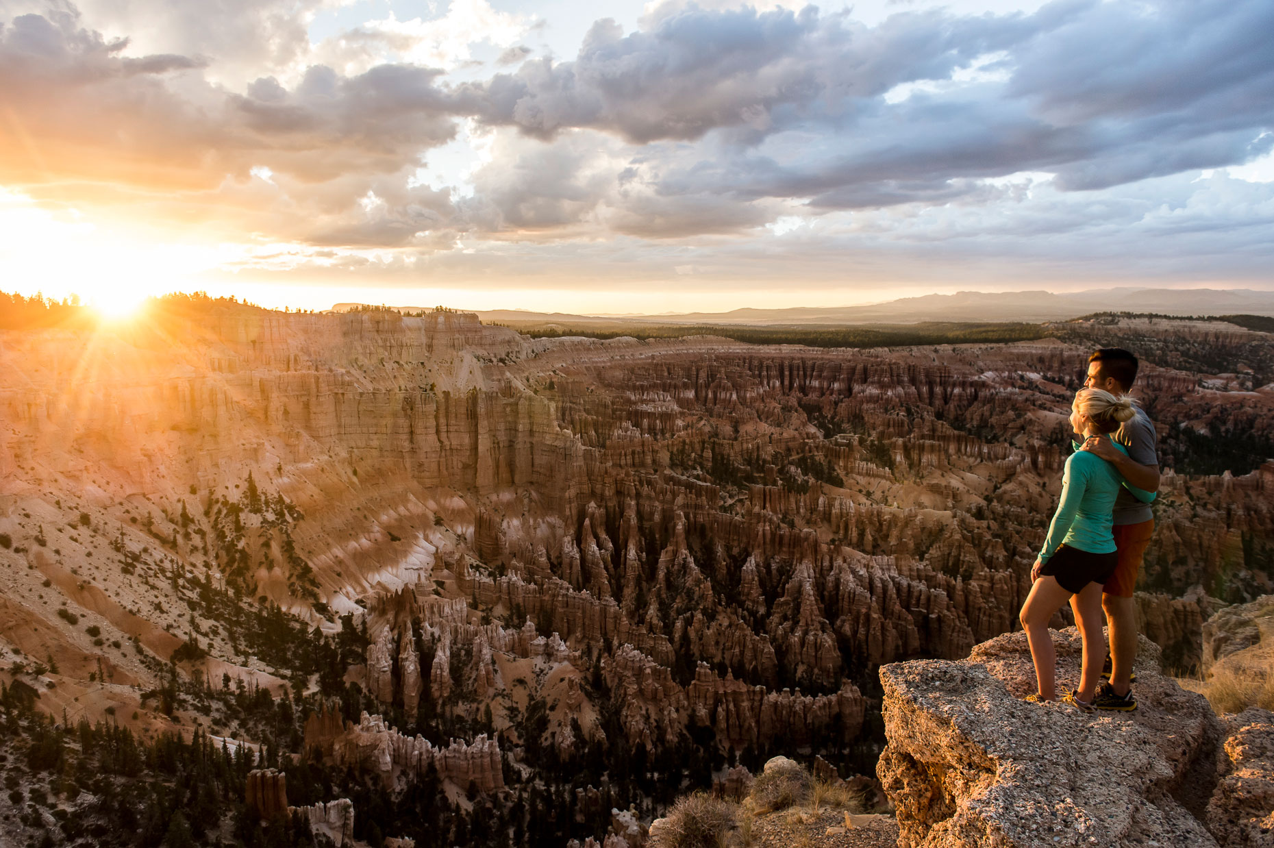 Active Lifestyle Photography - A couple at Bryce Canyon