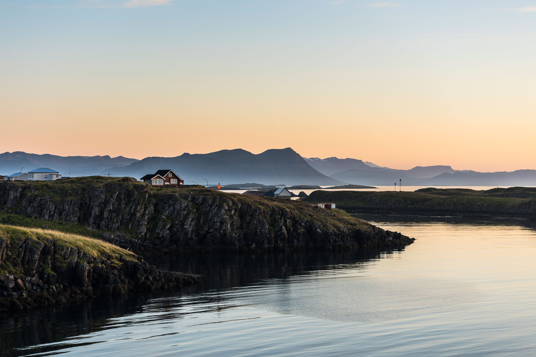 Landscape Photography - Iceland coast shot at dusk